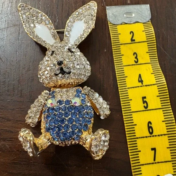 Sparkling Crystal Bunny Brooch with movable head and arms - Picture 9 of 15